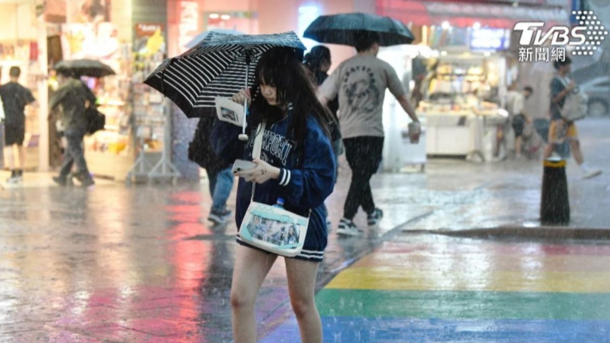 天氣/國家警報響了!對流旺盛「5縣市大雨特報」 一路下到晚上