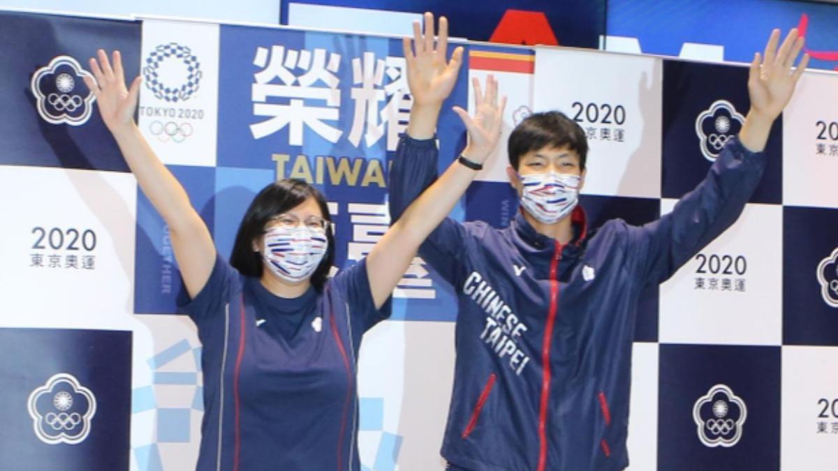 上屆東京奧運歸台，高姐和小天合影。（圖／翻攝自IG@tienchenchou）