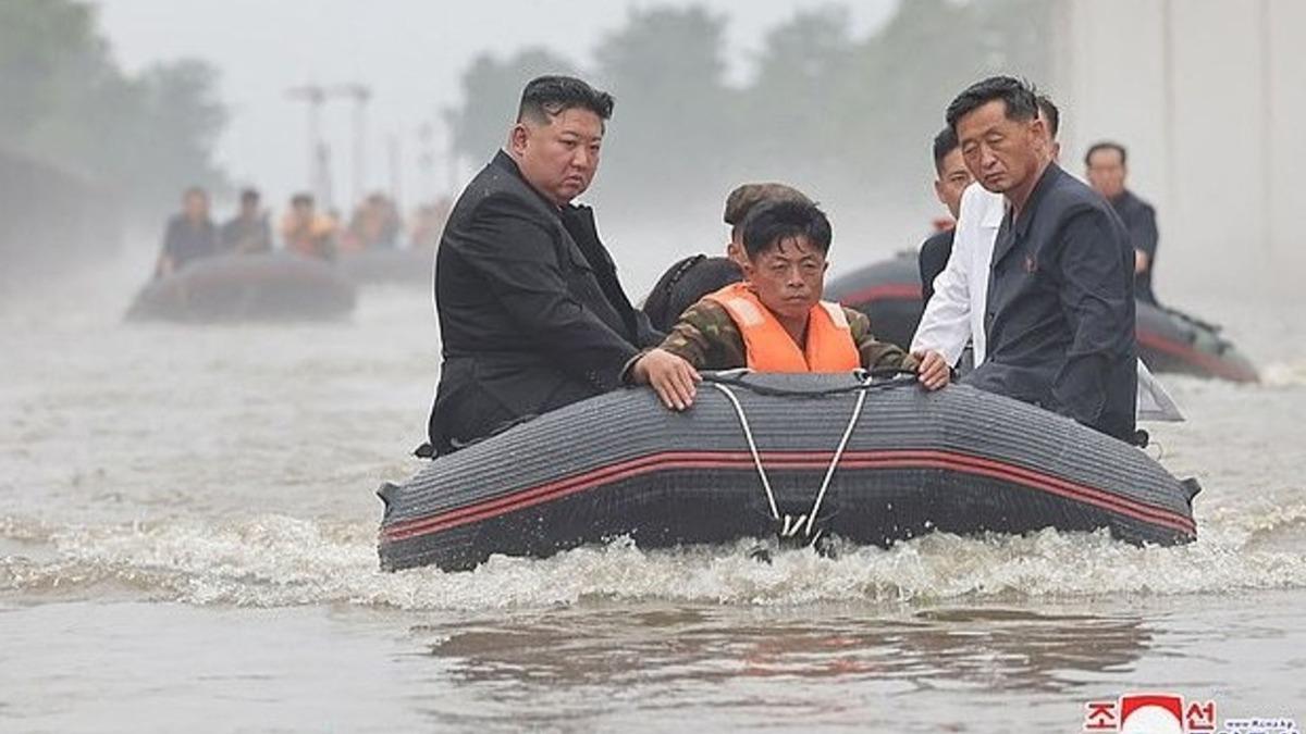 金正恩勘災「乘風破浪」險撞樹!官員全嚇慘 相撲級體重抵3人