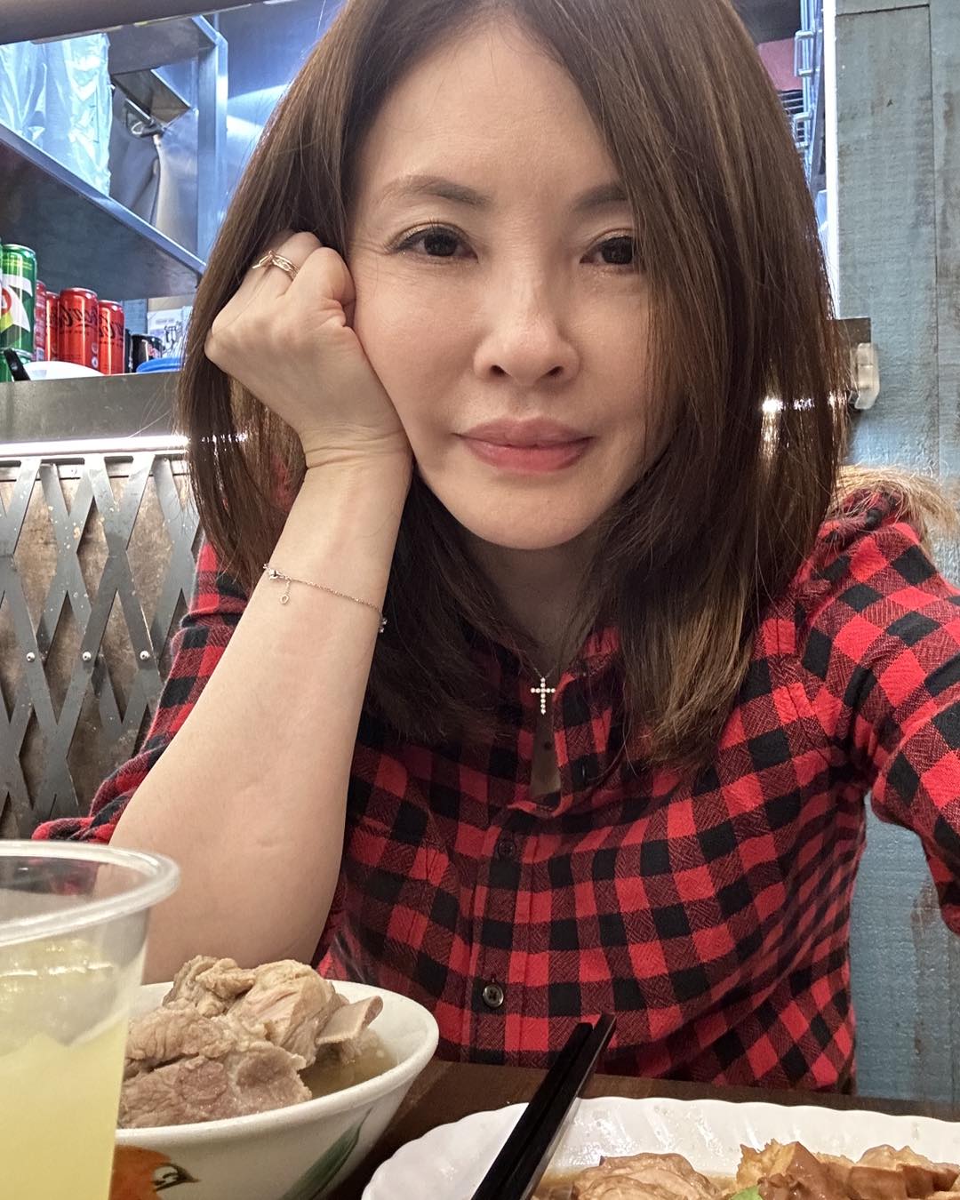 何如芸享受一個人獨處時光。(圖/翻攝自何如芸臉書)