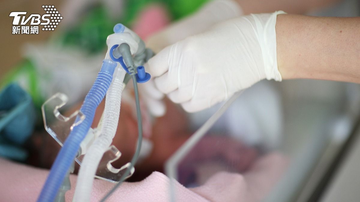 孕婦難產求剖腹！遭美醫無視　真空吸引器「硬扯15下害死嬰」