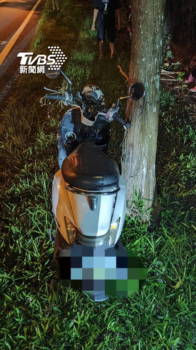 花防部中士酒駕，載4歲女兒自撞電杆雙亡。（圖／TVBS）