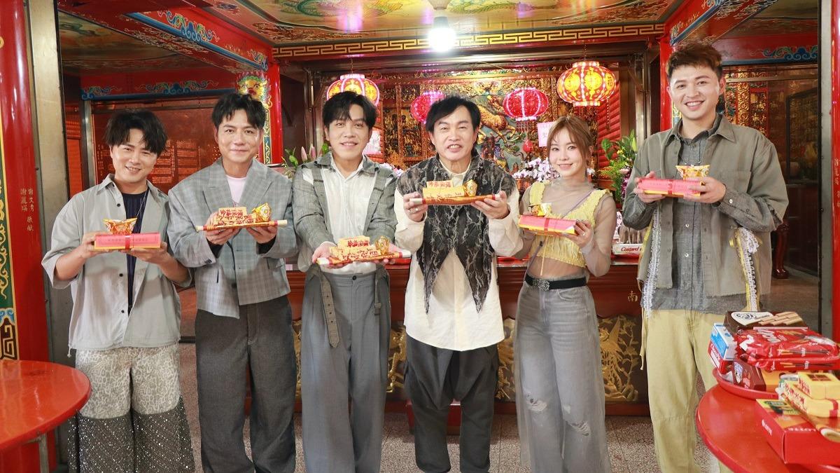 康康開嗆「主持費高又不唱」男星超無辜! 衝出收視拱杜忻恬穿比基尼