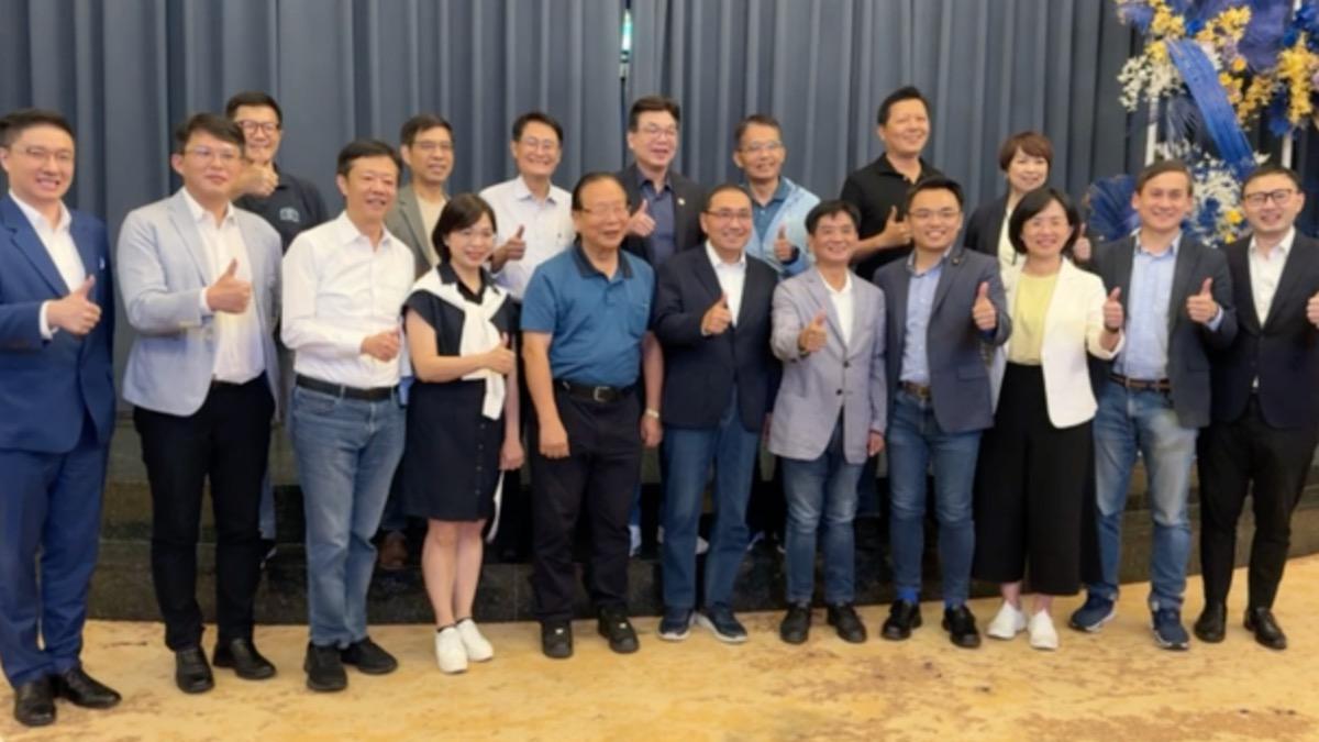 新北市長選戰提前角力?侯友宜作東設宴 邀「藍綠白」人選齊聚
