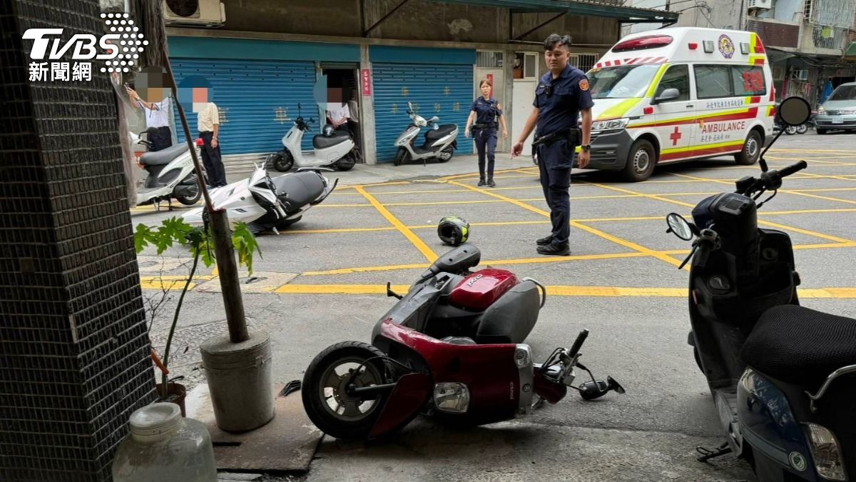 快訊/新北2機車巷口擦撞!8旬翁慘摔「無呼吸心跳」送醫救回