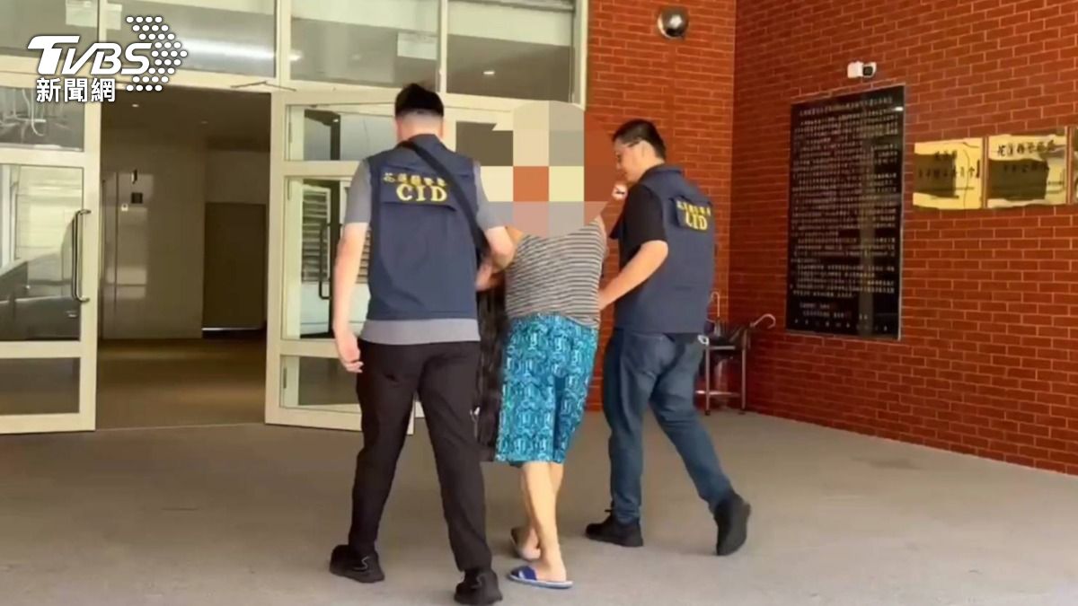 花蓮警逮捕18年通緝犯。(圖/TVBS)