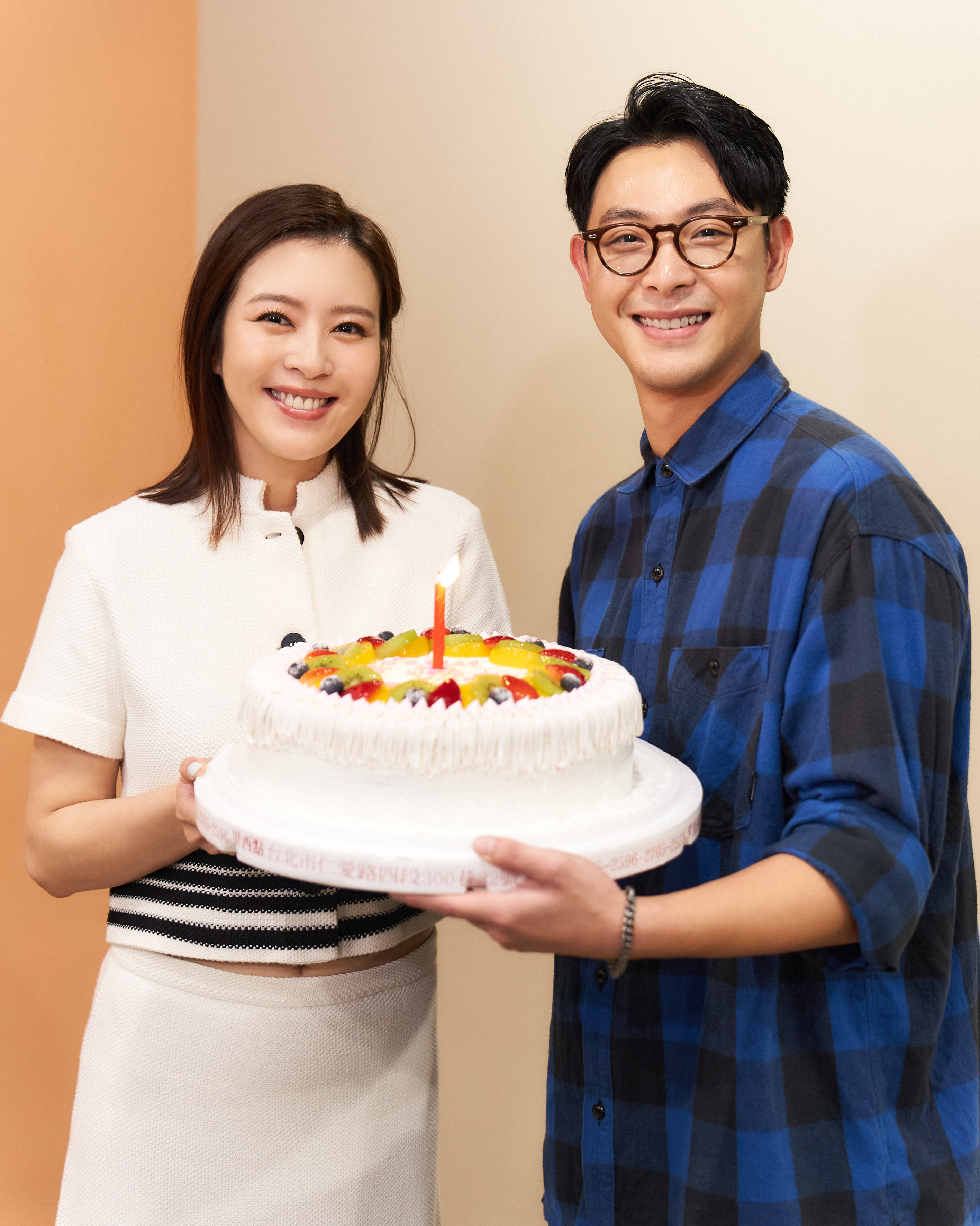 劉品言(左)、連晨翔拍戲拍出好交情。(圖/鴻言娛樂提供)