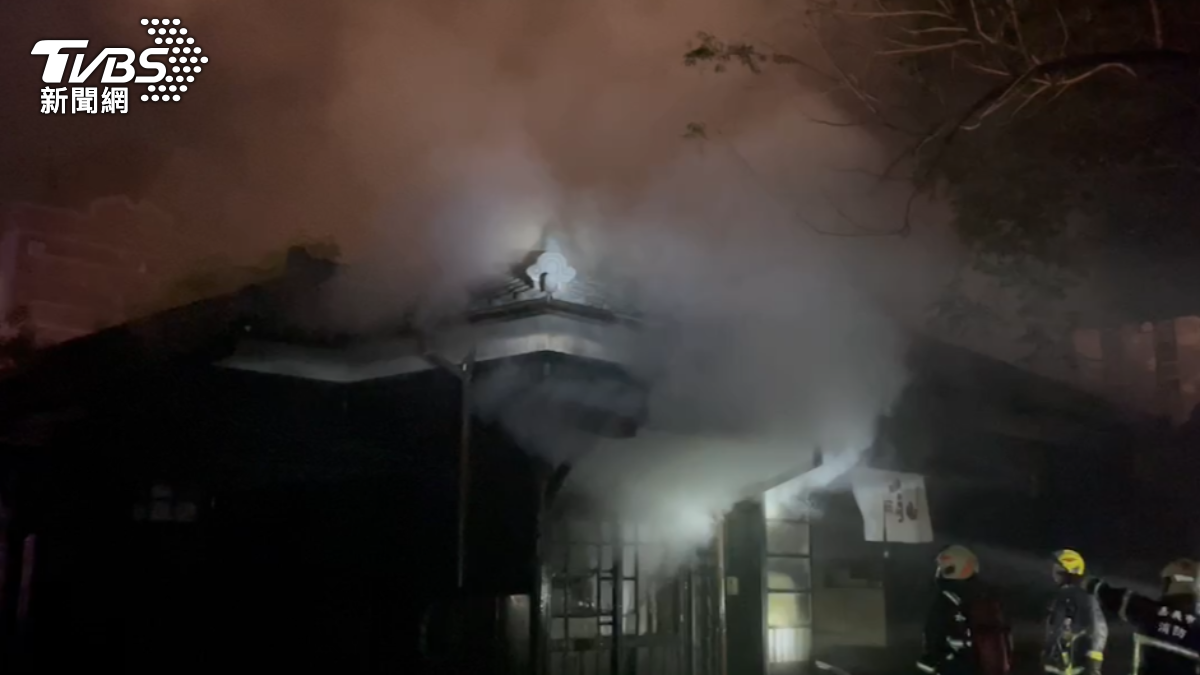 都是木造建築！嘉義檜意生活村火警　鳳梨酥名店險燒光