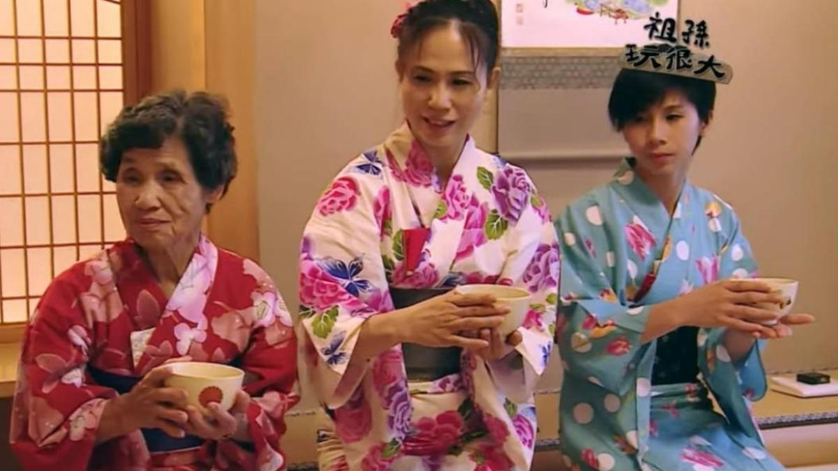 拳擊國手林郁婷當年與阿嬤和媽媽體驗日本文化。(圖/公視提供)