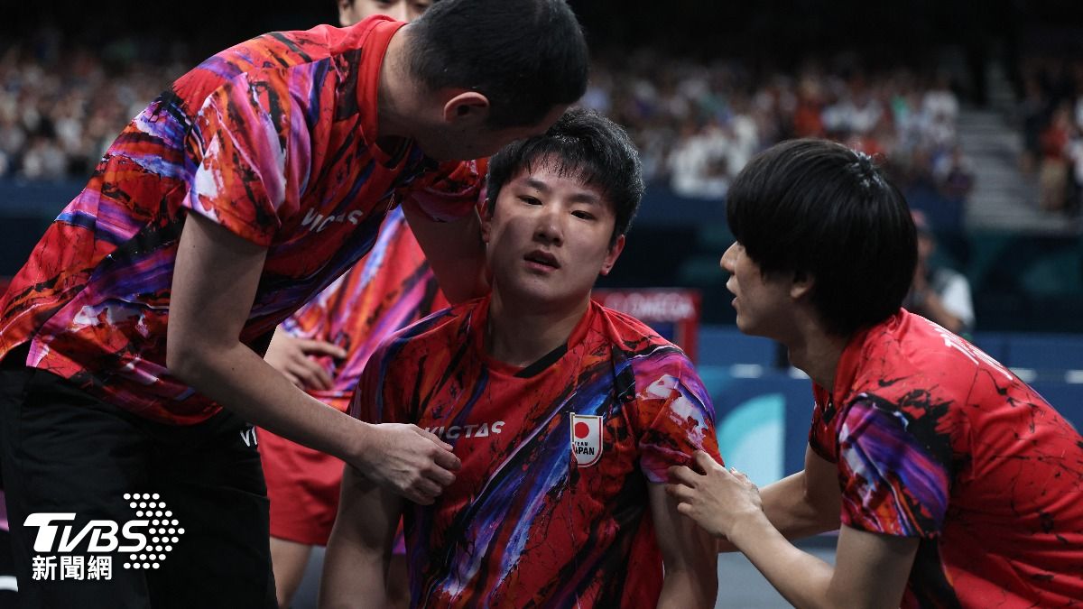 張本智和（圖中）在決勝點中取得2局領先，沒想到仍遭逆轉。（圖／達志影像路透社）