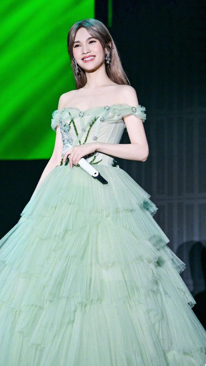 楊丞琳新加坡演唱會延期,讓粉絲相當錯愕。(圖/翻攝自楊丞琳微博)