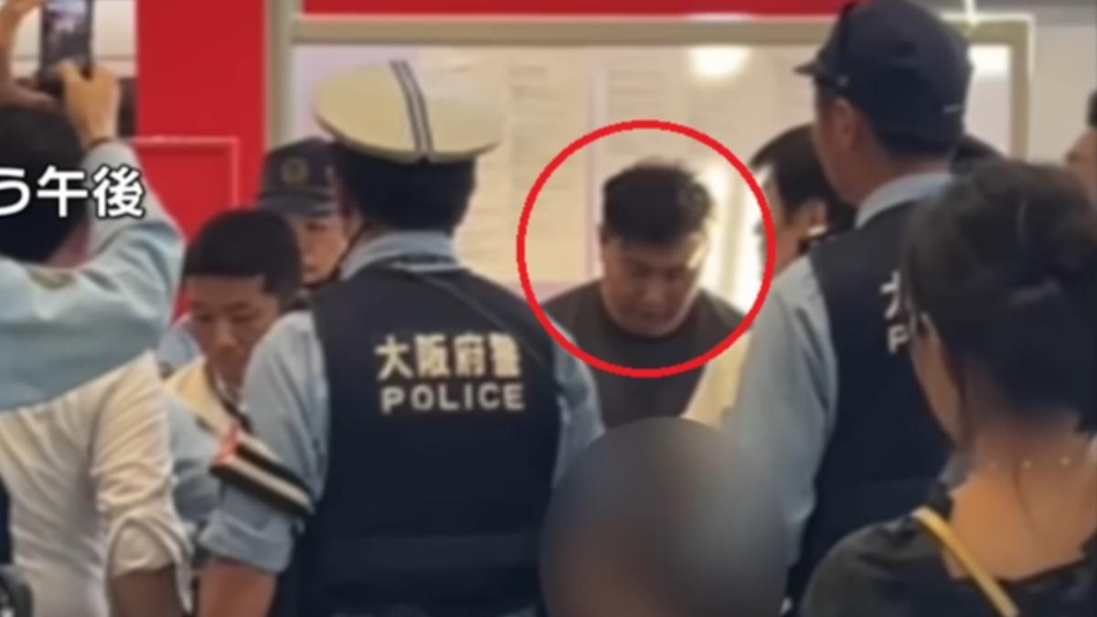 陸男大阪搶千萬名錶砍死店員 滿身血逃關西機場「被警圍捕」畫面曝