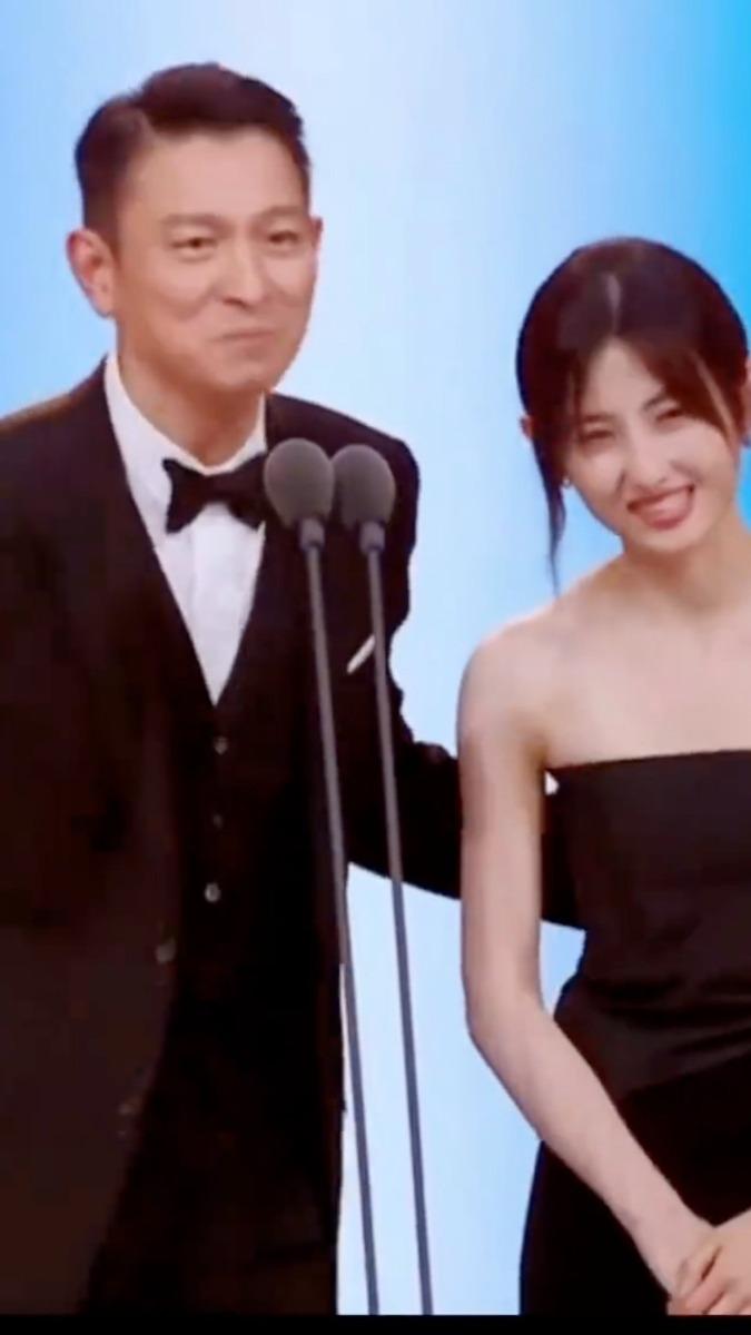 劉德華、張子楓日前出席華表獎宣傳新片。(圖/翻攝自微博)