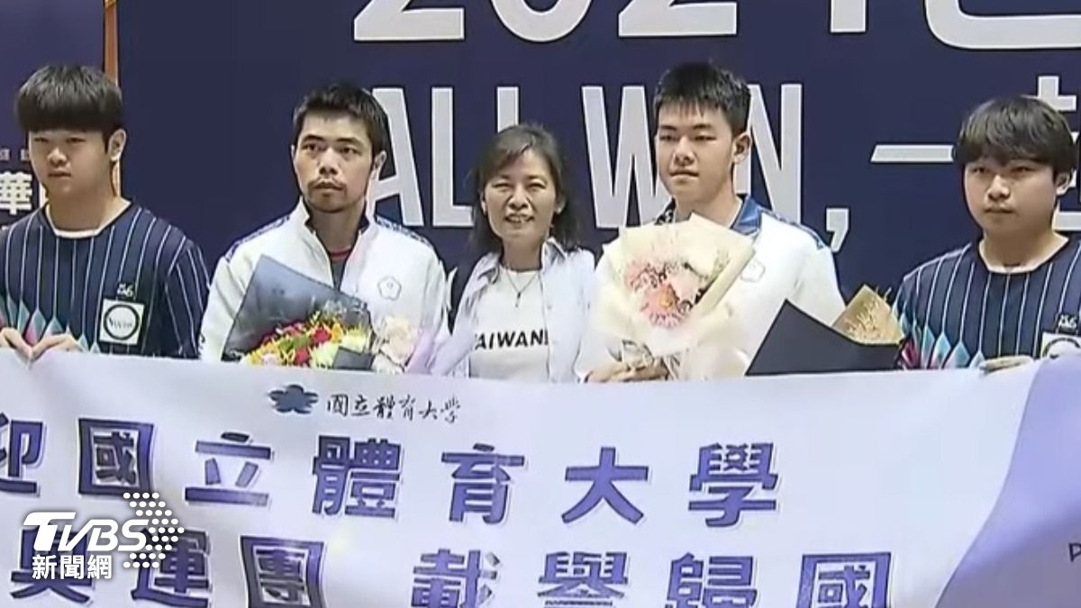 莊智淵、高承睿今早抵台。(圖/TVBS)