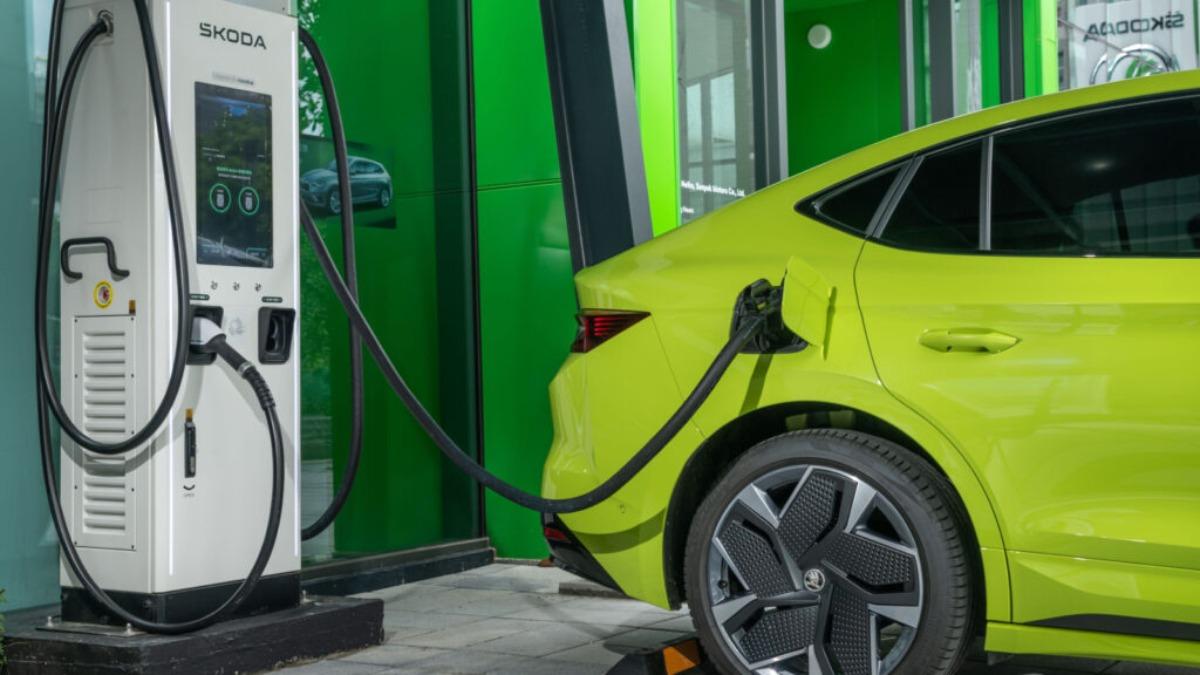 Škoda旗下授權之電動車經銷通路建置360Kw超高速直流（預計於9月底已完成全台13座）及11Kw交流充電樁。（圖／Škoda提供）