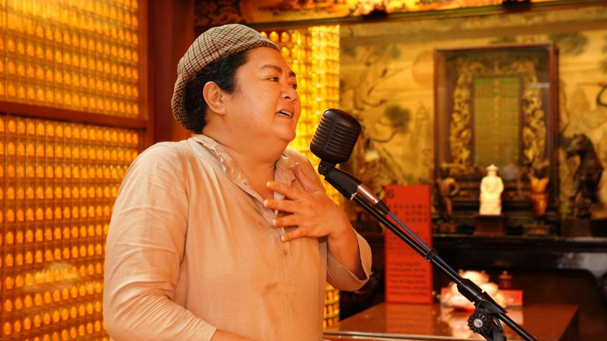 巴奈奪金曲還願「直奔霞海城隍廟」 獻唱勸世歌嘆:好好做人