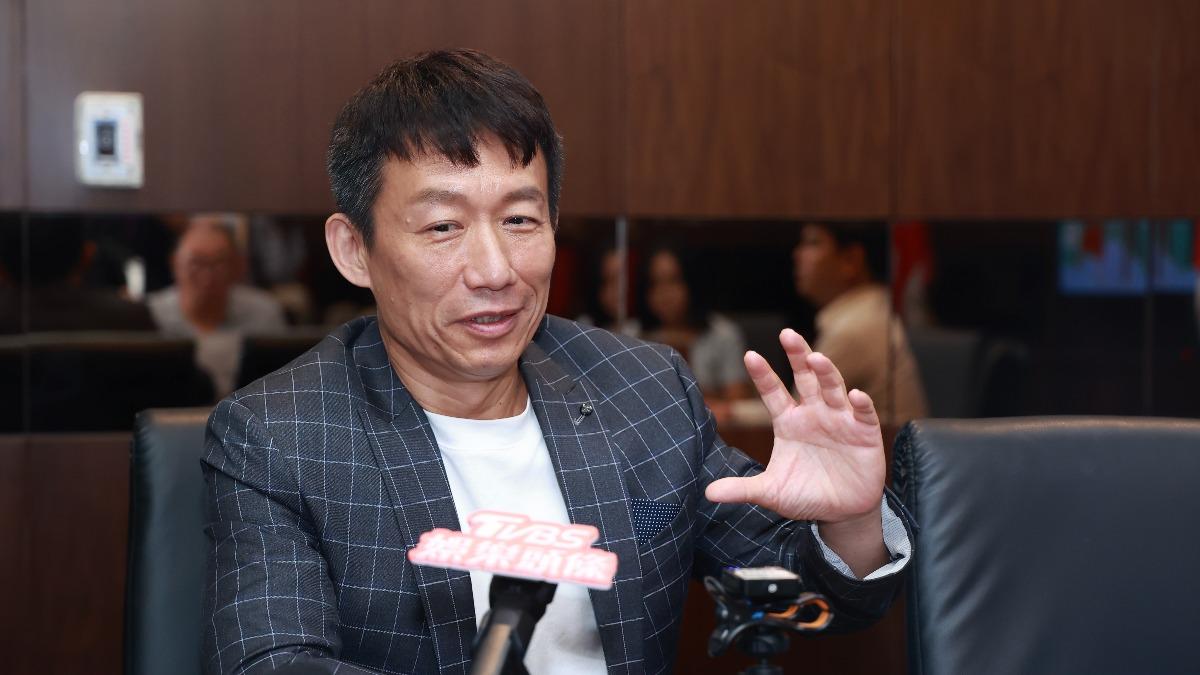郭子乾相當關注運動賽事。(圖/黃城碩攝)
