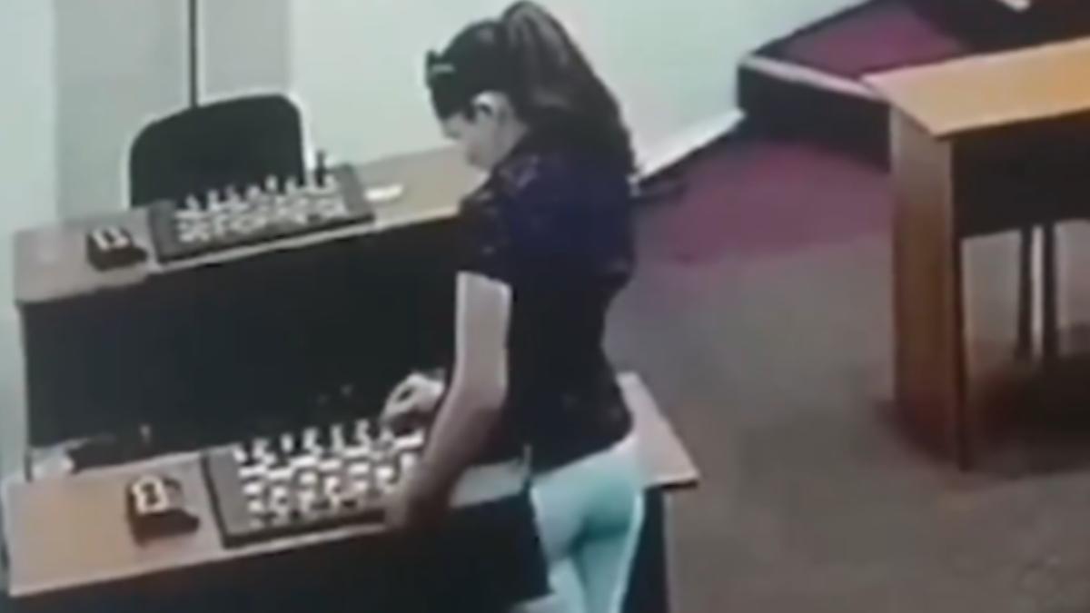 有片／俄冠軍女棋士在對手「棋盤抹水銀」　狠心下毒過程曝