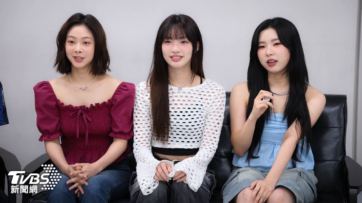 Ayeon(右)相當擔心XXIN壓力太大,會主動跳出來幫忙分擔團隊事務。(圖/張哲鳴攝)
