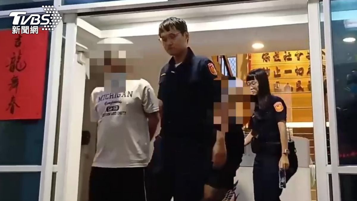 嫌犯被警方依法送辦。(圖/TVBS)
