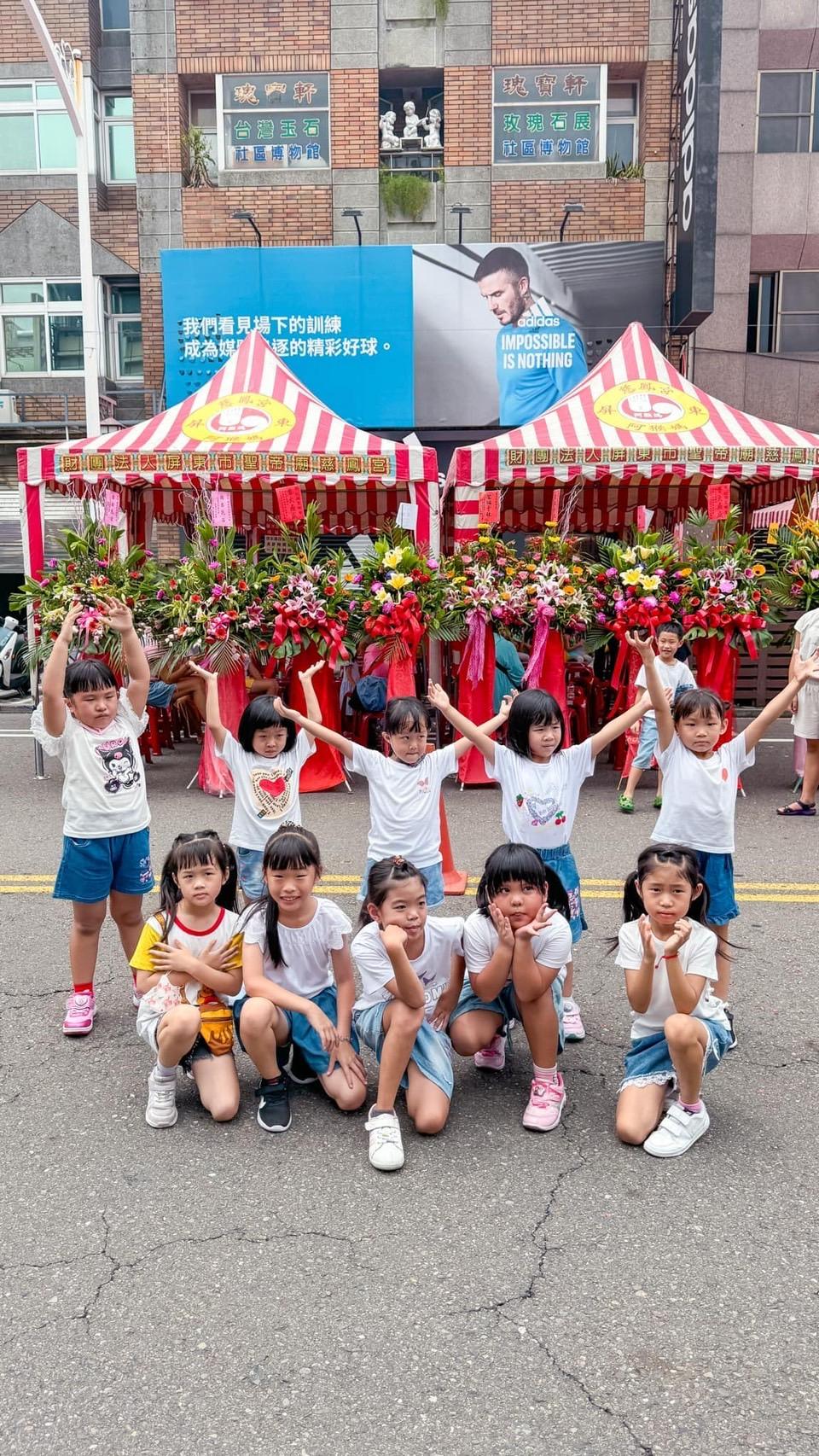小朋友們開心唱跳〈燙燙葫蘆〉。(圖/謝芷芸授權使用)