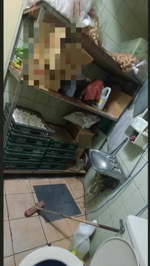 雞蛋上面還堆其他食材。(圖/翻攝自爆料公社臉書)
