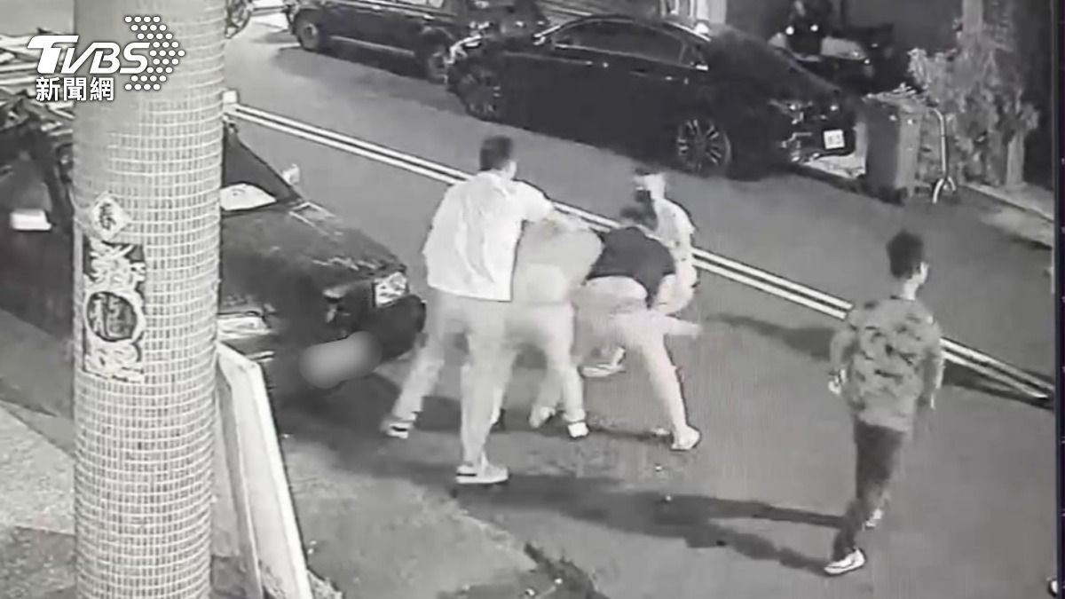 友誼小船翻了!台中男約友住旅館遭背叛 債主現身群毆擄走