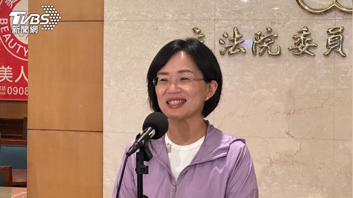 素來與林郁婷友好感情的民進黨立委蘇巧慧,11日受訪時也難掩感動心情。(圖/潘袁詩羽攝) 圖說
