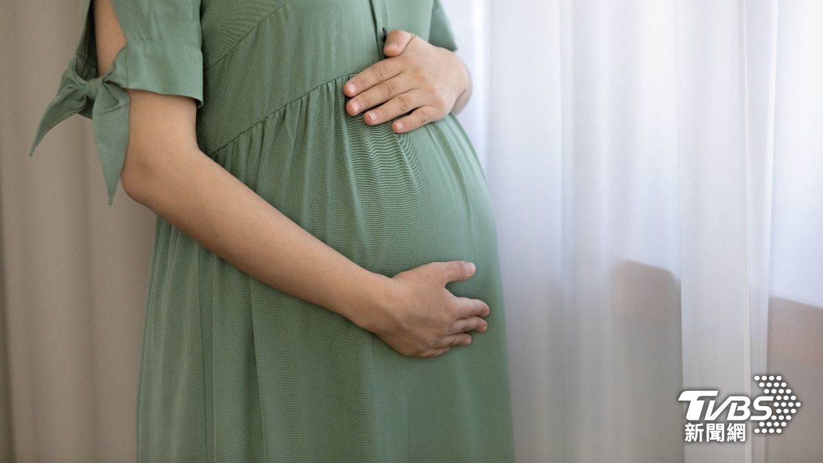 地表最強婆婆!47歲陸女「生二胎」 網一面勸:快逃