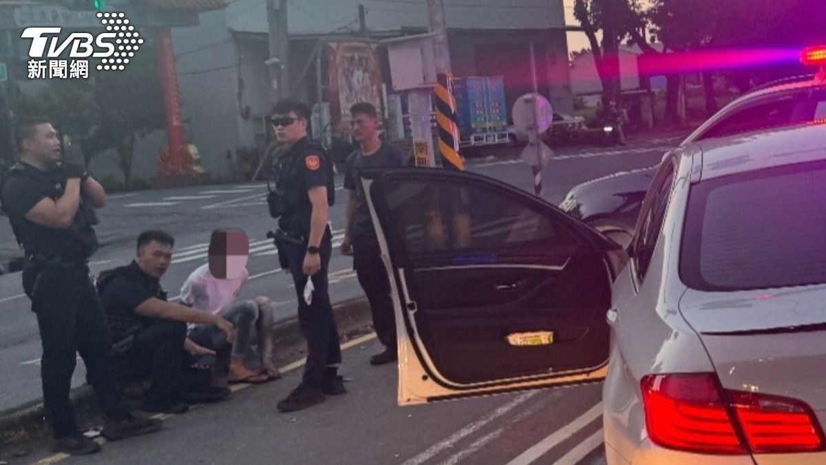 邊開車邊吸喪屍菸彈!高雄BMW男衝撞 警神預判擋車逮人