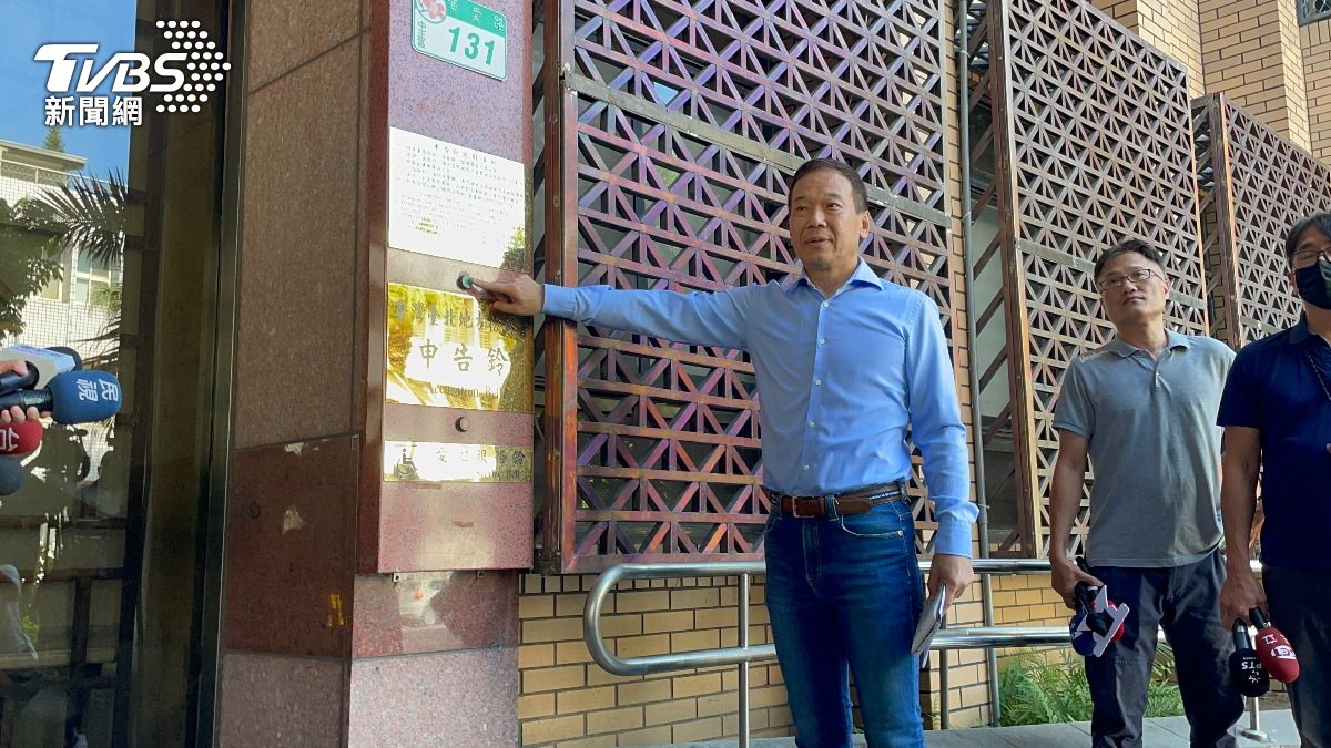 政治獻金疑雲!鍾小平告柯文哲3罪 嗆「身為市議員很羞恥」