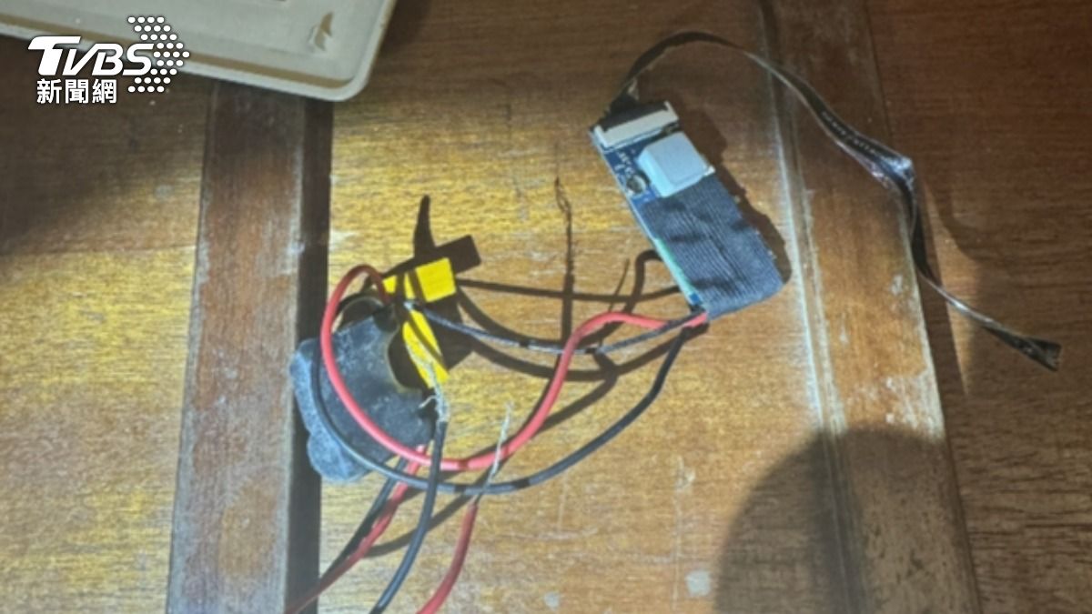 警方發現記憶卡內存全滿，並且還有加密裝置，無法確認受害人數。（圖／TVBS）