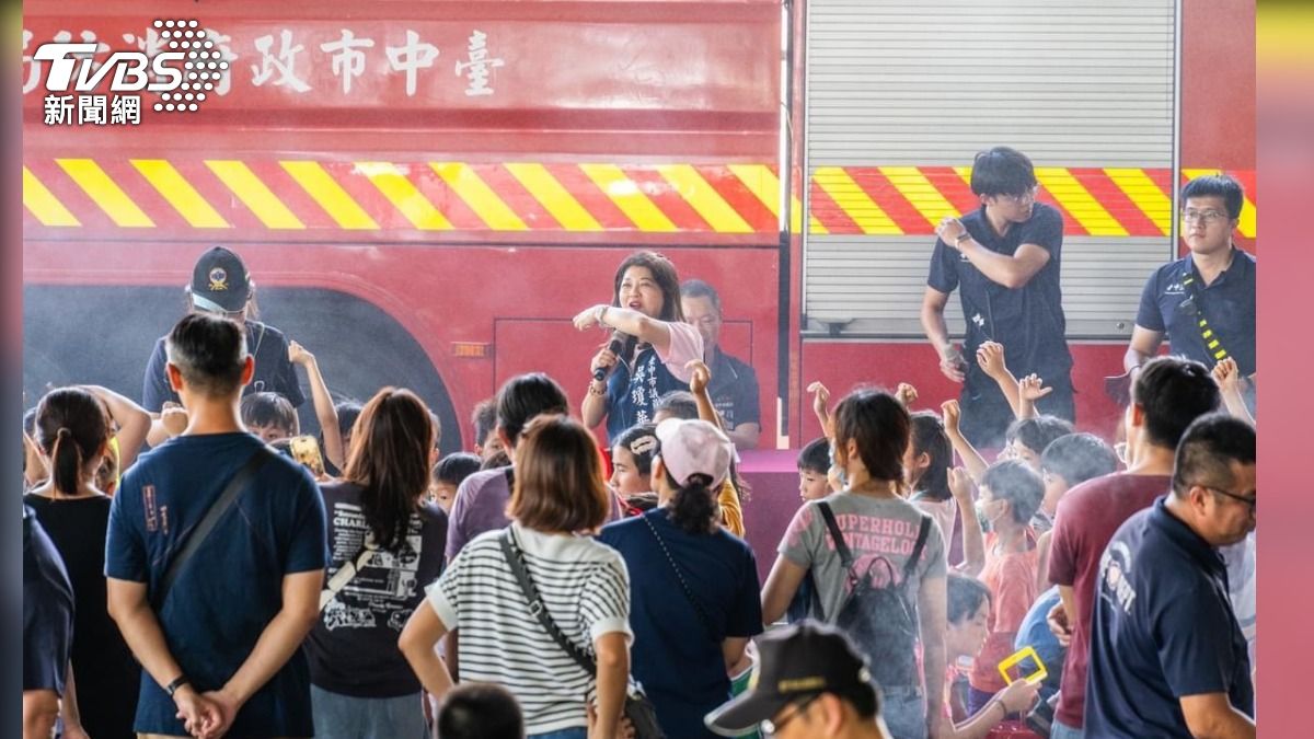 台中市消防局舉辦暑期消防營隊活動,學童報名參與熱烈