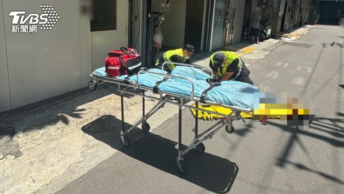 新北冷氣工「踩空墜樓」!3樓露台重摔 慘爆巨響送醫不治