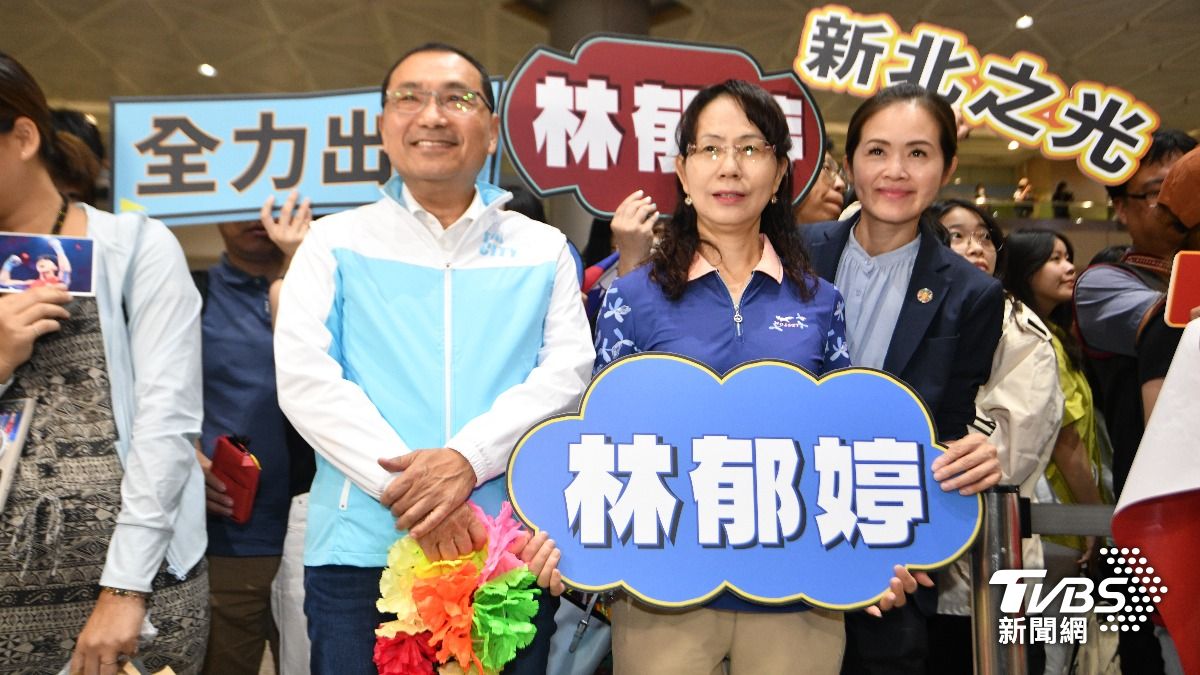 新北市長侯友宜、林郁婷媽媽。(圖/胡瑞麒攝)