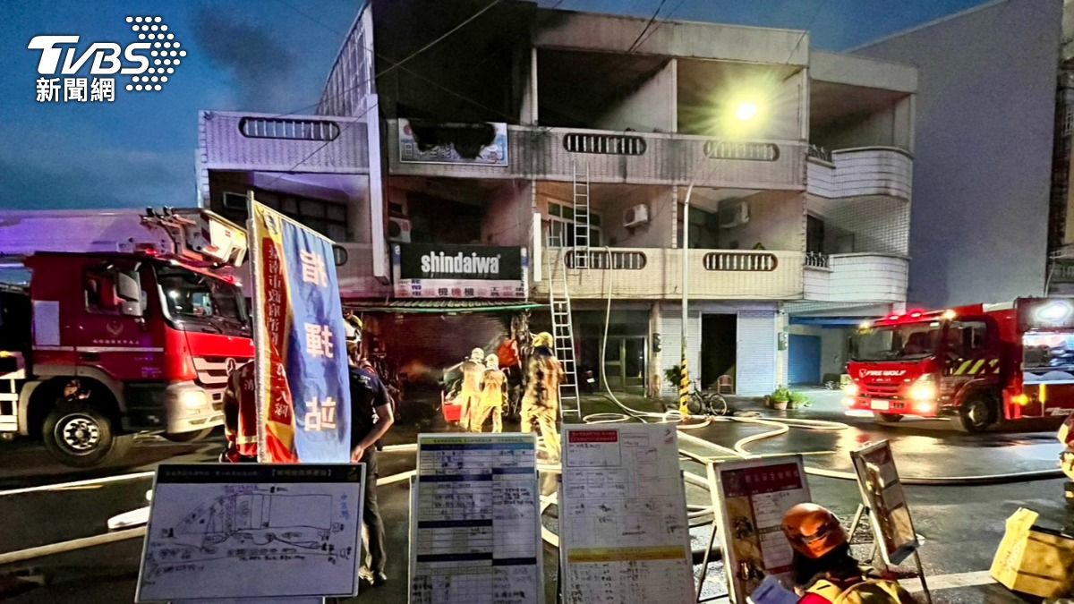 台南農機行奪命惡火！一樓雜物阻逃生　全家困頂樓5死「最小才8歲」