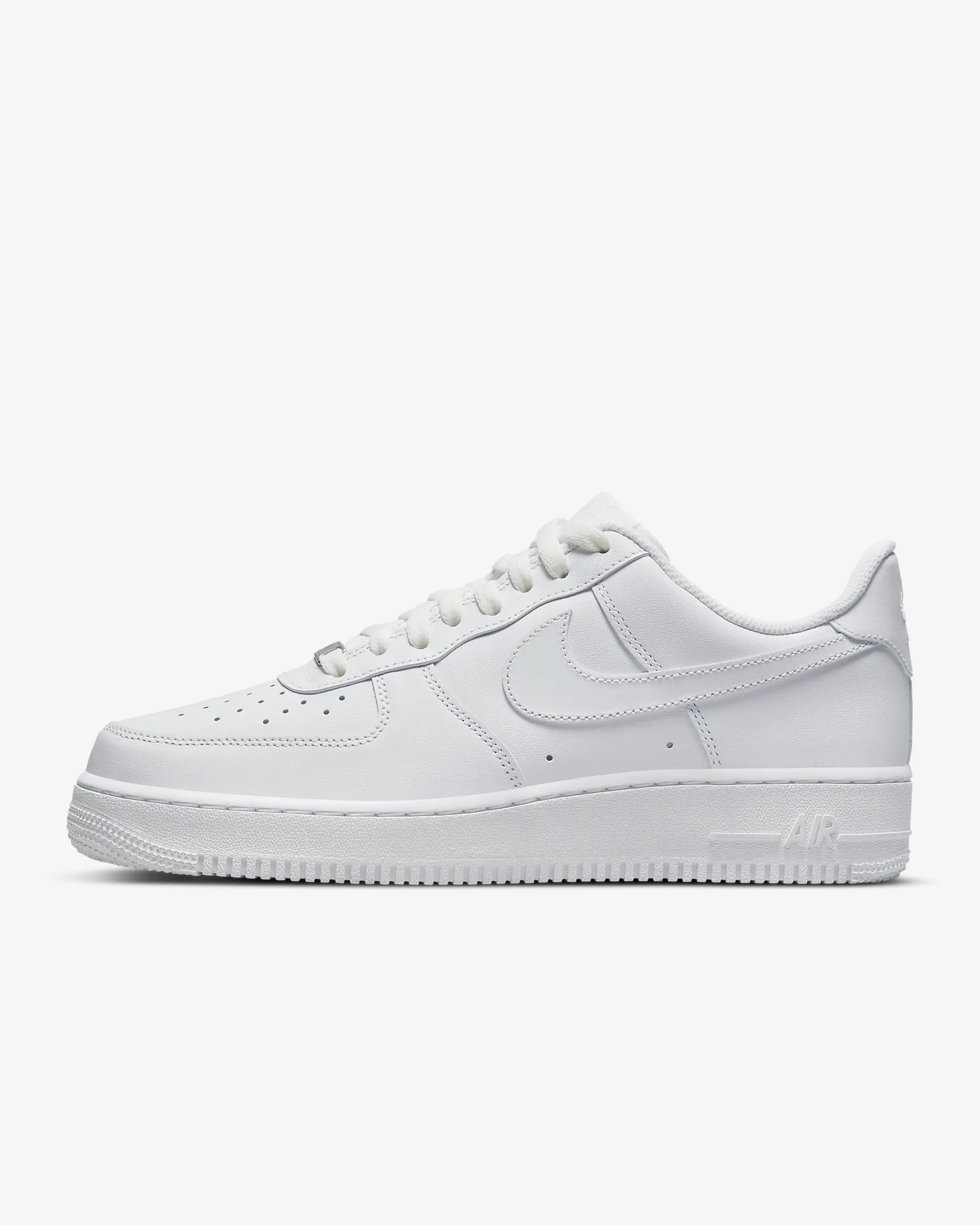 NIKE Air Force,受眾年齡層從小朋友到40、50+全都有。(圖/翻攝自NIKE官網)