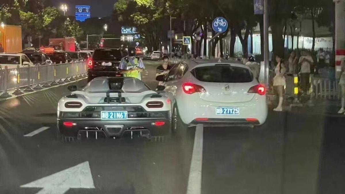維修費近2千萬!陸女擦撞「瑞典豪車」慘了 車主澄清賠償金額