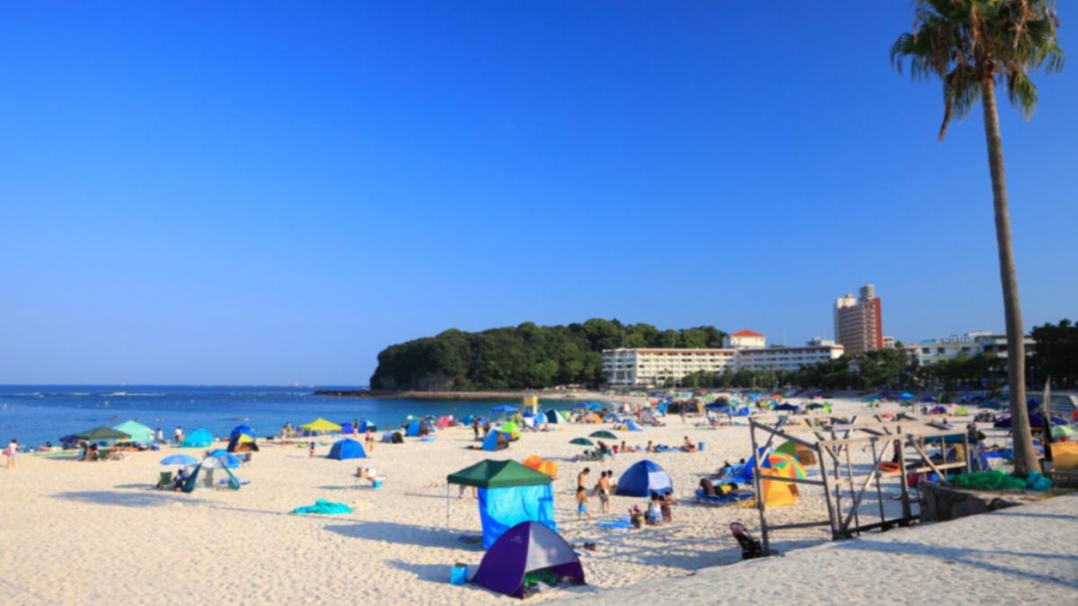 白濱海水浴場每到暑假都會迎來大批遊客。（圖／翻攝自visitwakayama）