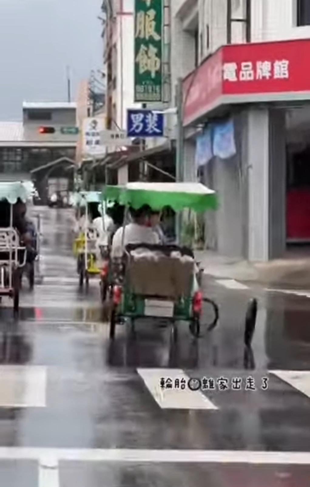 車子後輪瞬間噴飛。(圖/翻攝自記者爆料網)