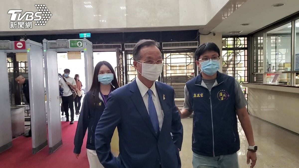 檢廉傳喚北市不動產開發商業同業公會理事長陳春銅。（圖／TVBS）