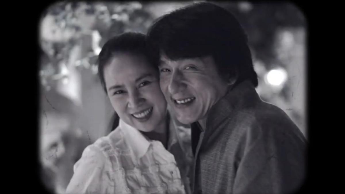 房祖名在MV裡放了多張小時候以及爸媽成龍、林鳳嬌的照片。(圖/翻攝自YouTube)