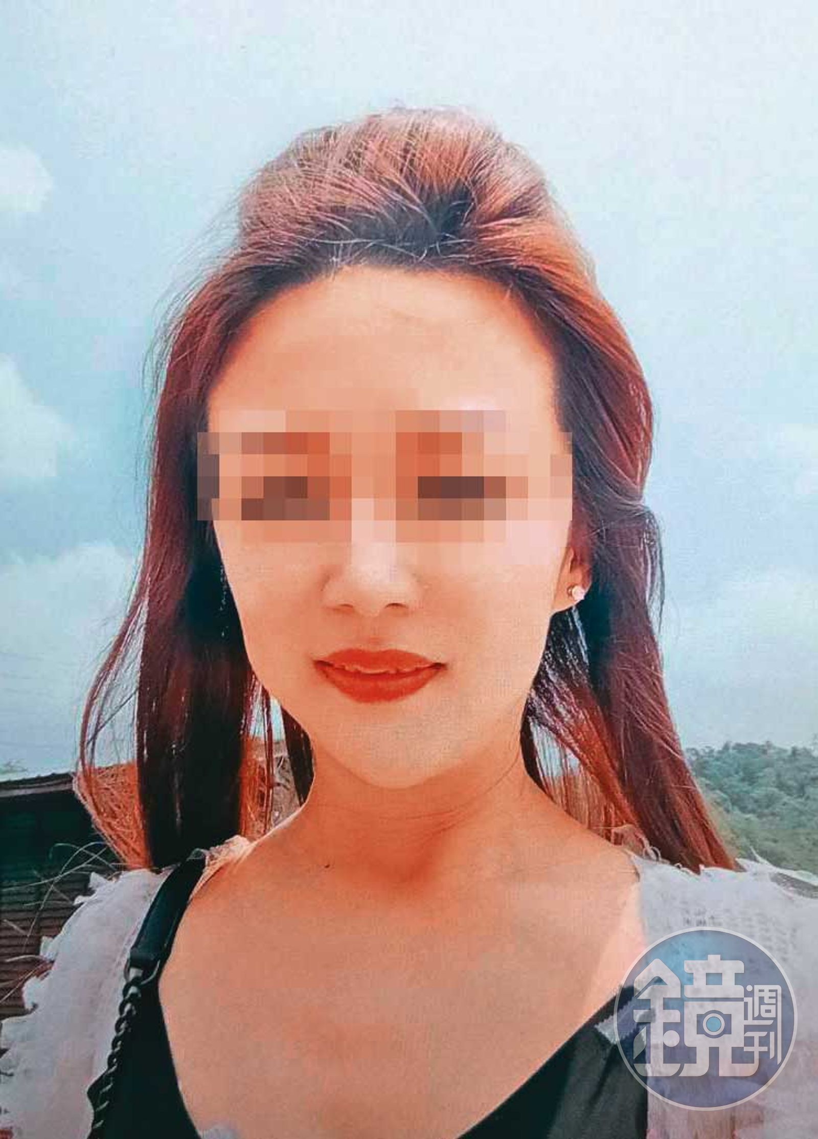 美魔女人妻身材苗條,長相十分艷麗,迷倒上櫃董事。(圖/鏡週刊)