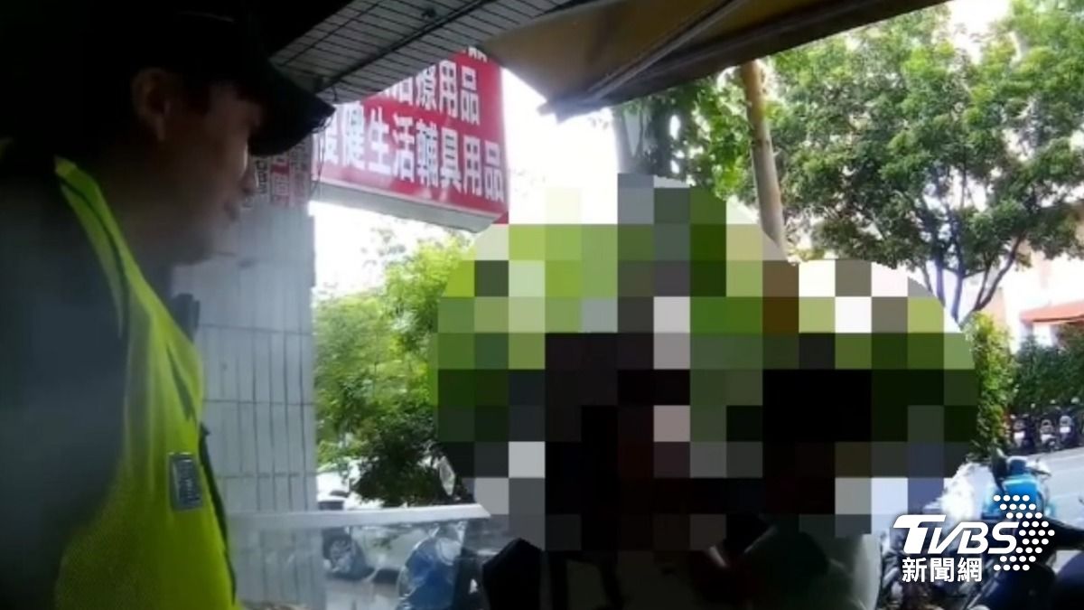 沒多久一名黃姓女子焦急的尋來。（圖／TVBS）