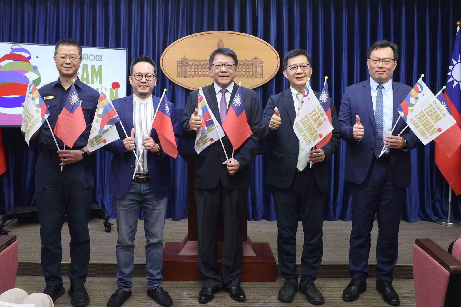 總統府今(14日)上午舉行「Our Heroes!Team Taiwan 台灣英雄 榮耀同行」宣傳記者會。(翻攝自潘孟安臉書)