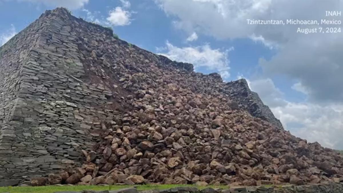 墨西哥一座擁有1100年歷史的古金字塔在大雨中倒塌。(圖/翻攝自The weather Channel)