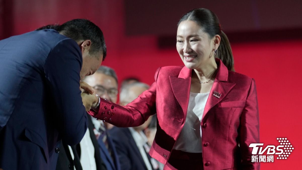 前總理賽塔對還沒當上總理的貝東丹過於恭敬挨批。(圖/達志影像美聯社)
