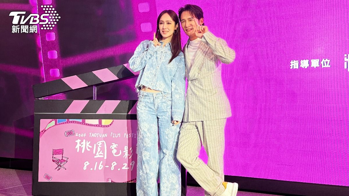 鄭人碩脫到只剩白內褲 女友小薰竟超冷感:別人比較好看