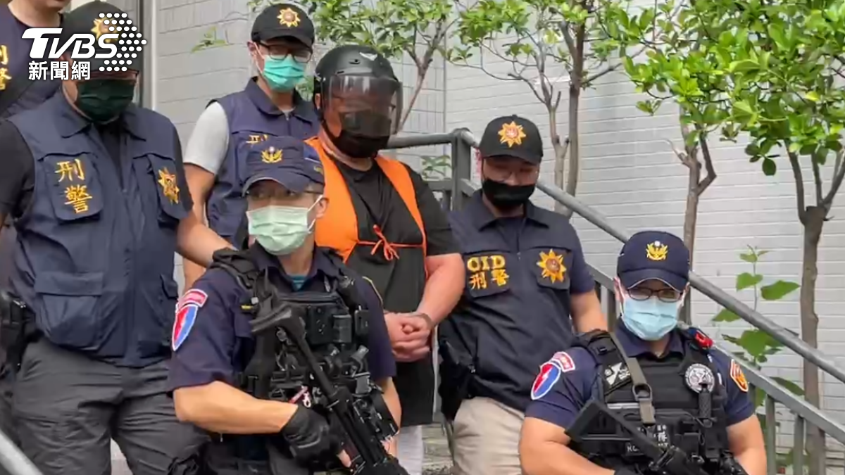 狙殺「鴨頭」槍手移送！憂他遭幕後黑手滅口　武裝警肅殺持槍戒護
