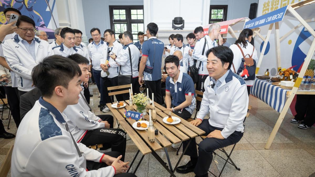 賴清德今在總統府舉辦台灣英雄派對為奧運選手喝采。(圖/總統府提供)